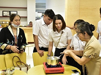 กิจกรรมส่งเสริมการเรียนรู้อัตลักษณ์ไทยและวิถีชาววัง
ณ ลานกิจกรรมวิทยาลัยนานาชาติ
มหาวิทยาลัยราชภัฏสวนสุนันทา